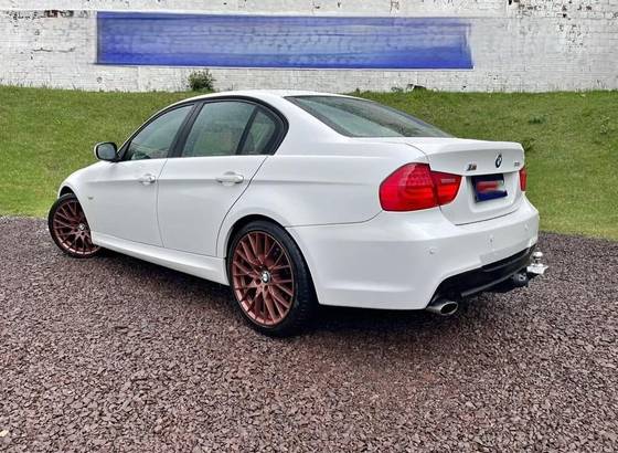 BMW 318i 2.0 SEDAN 16V GASOLINA 4P AUTOMÁTICO BMW 318i 2.0 SEDAN 16V GASOLINA 4P AUTOMÁTICO